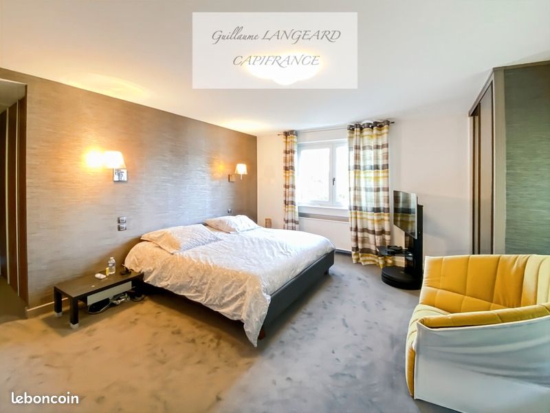 Villa 9 pièces 346 m² (image 18)