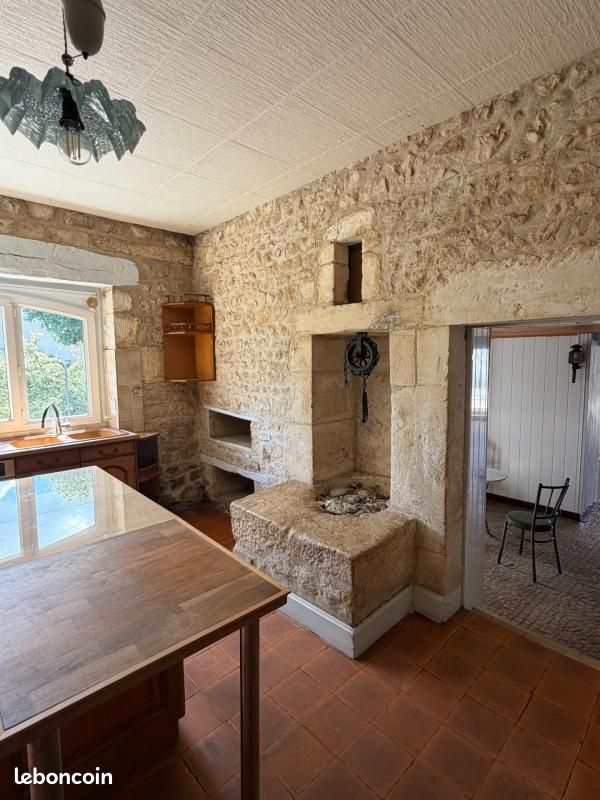 Maison 8 pièces 148 m² · à Agris · 148 m² · 189 000 €