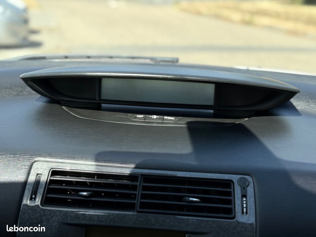 Citroën C4 1.6 HDI 110CH Exclusive – Régulateur – Clim Auto – Jantes Alu – Révisée & Garantie 6 mois (image 24)