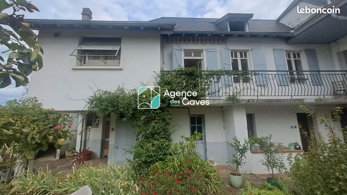Maison 10 pièces 219 m² · à Oloron-Sainte-Marie · 219 m² · 171 000 €