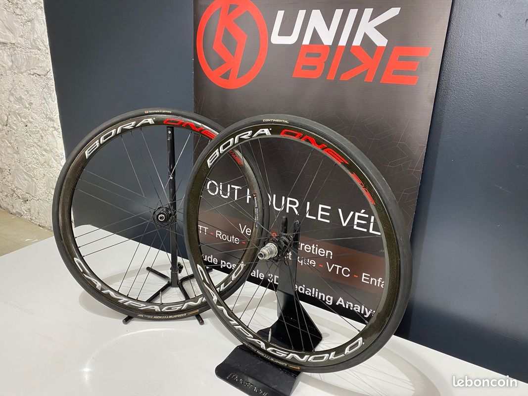 Roue Arrière Carbone Campagnolo Bora – Boyau, à Réparer, Pour Pièces