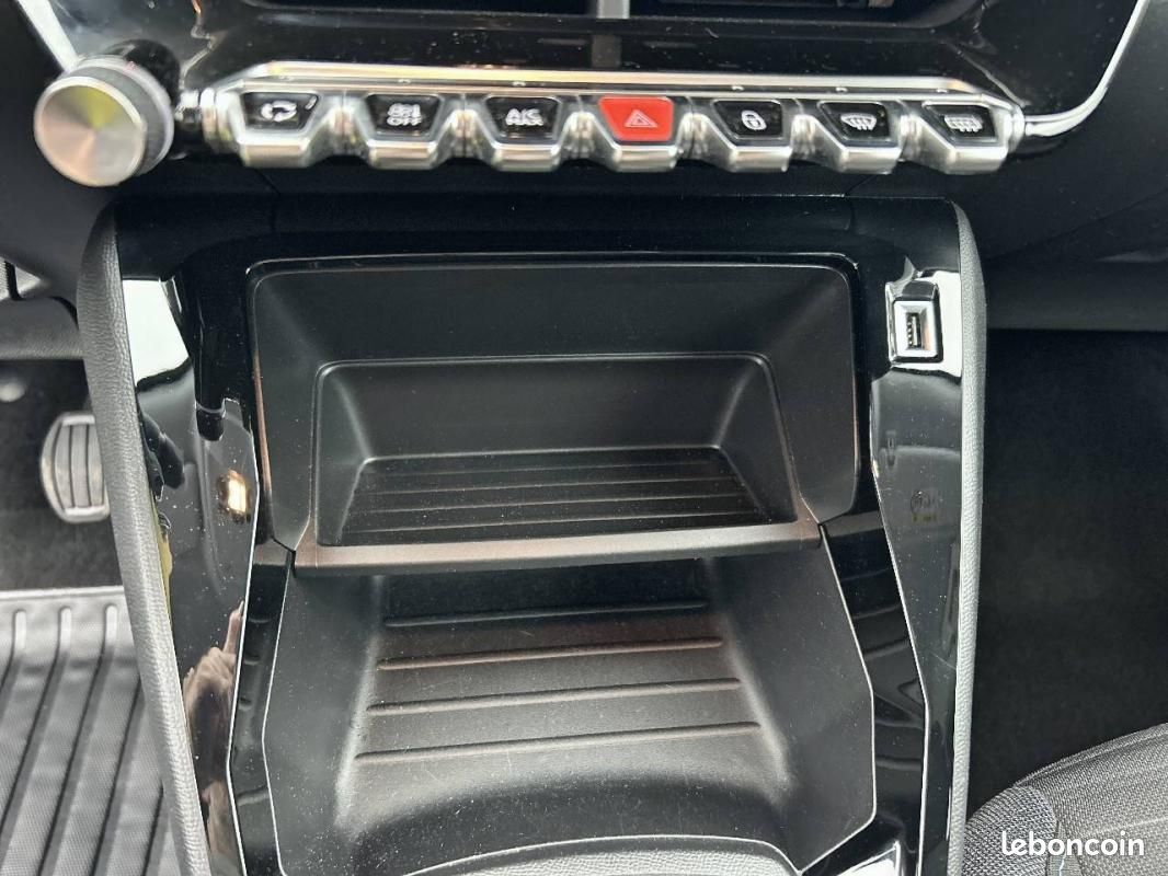 Peugeot 2008 BlueHDi 110 S&S BVM6 - Style (image 24)