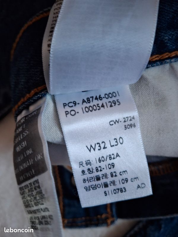 Jeans levis 501 cropped taille 32 x30 (image 4)