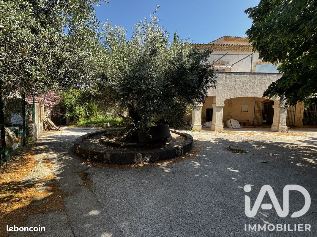 Maison 4 pièces 300 m² · à Pélissanne · 300 m² · 750 000 €