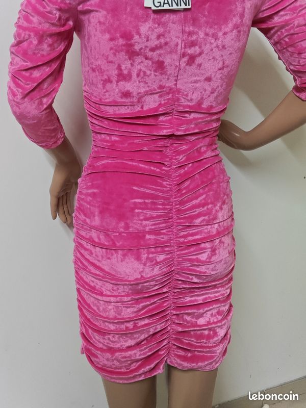 ganni pink velvet dress Ganni pink velvet dress A Piece Lux