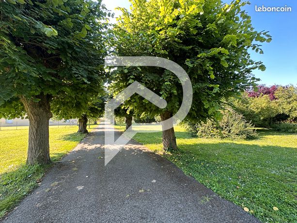 https://img.leboncoin.fr/api/v1/lbcpb1/images/19/d5/05/19d505a066a605fd25ee4dccc5b132f78a32a4ea.jpg?rule=ad-image