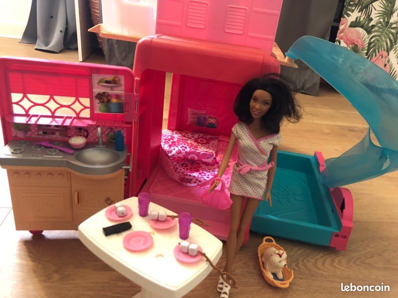 Camping-car et voiture barbie (image 11)