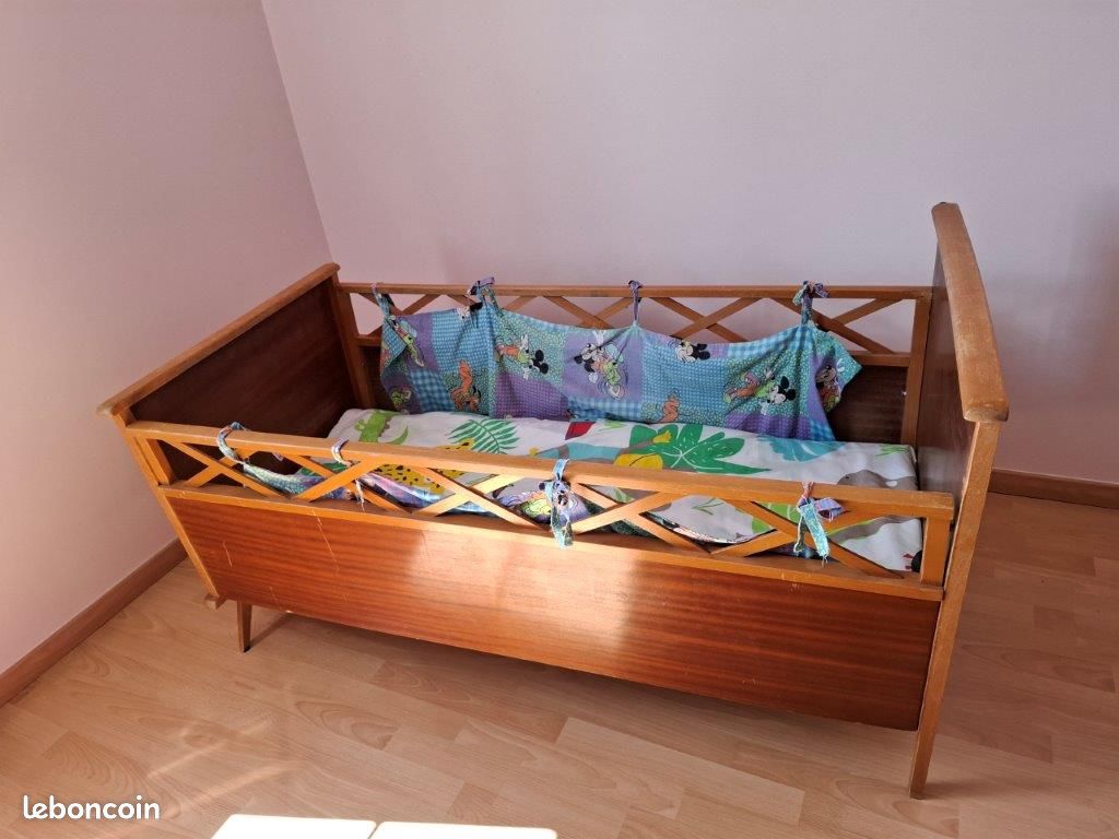 Lit Bébé bois massif 60 X 136 (image 5)