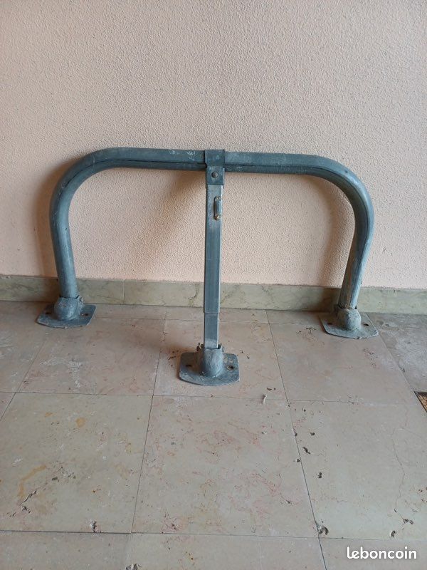 Barrière, arceaux de parking sans livraison (image 1)