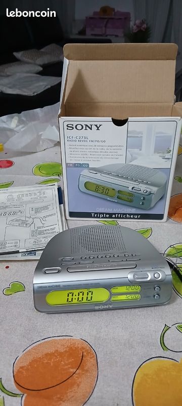 Radio reveil sony icf-c273L année 2000 notice et boïte (image 1)