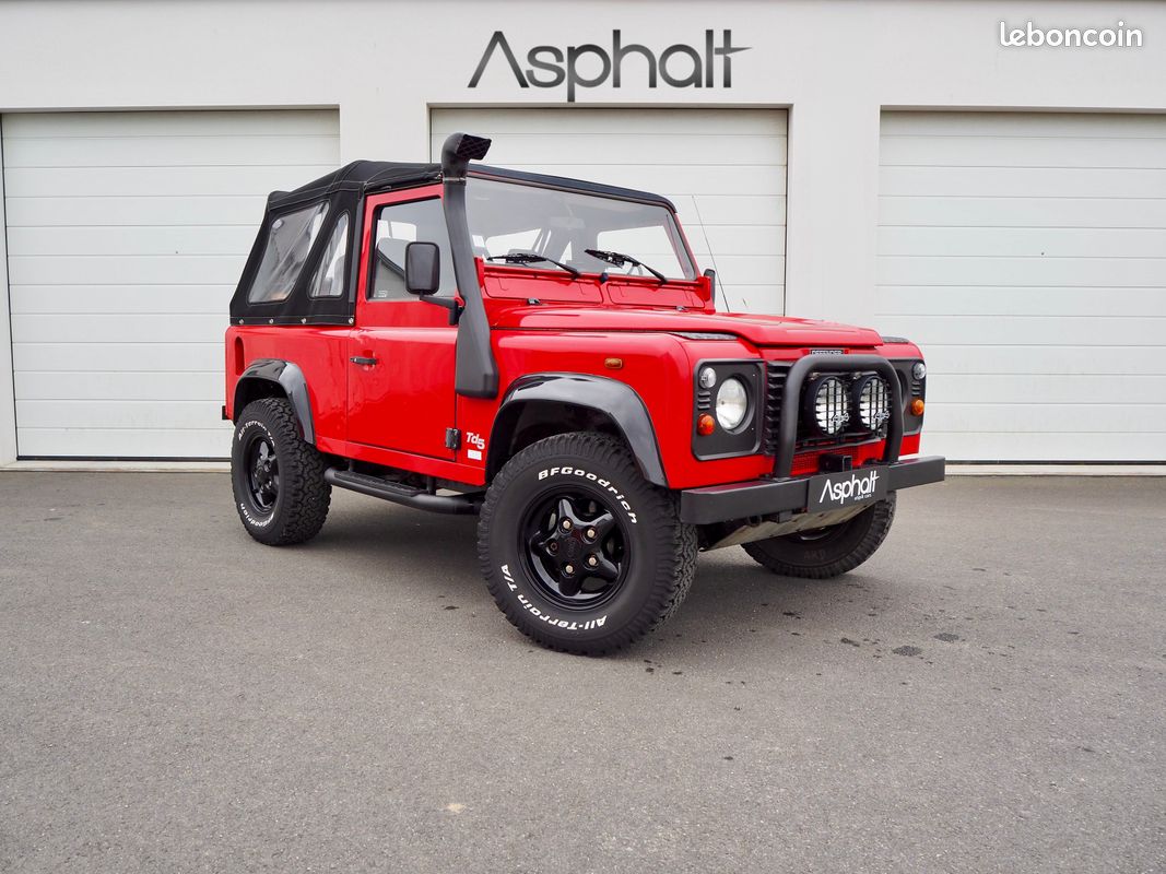 Land Rover DEFENDER 90 - TD5 2.5l 122cv - Cabriolet - TVA récupérable (image 1)