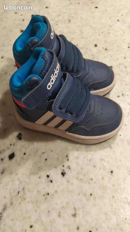Basket Adidas taille 22 Chaussures