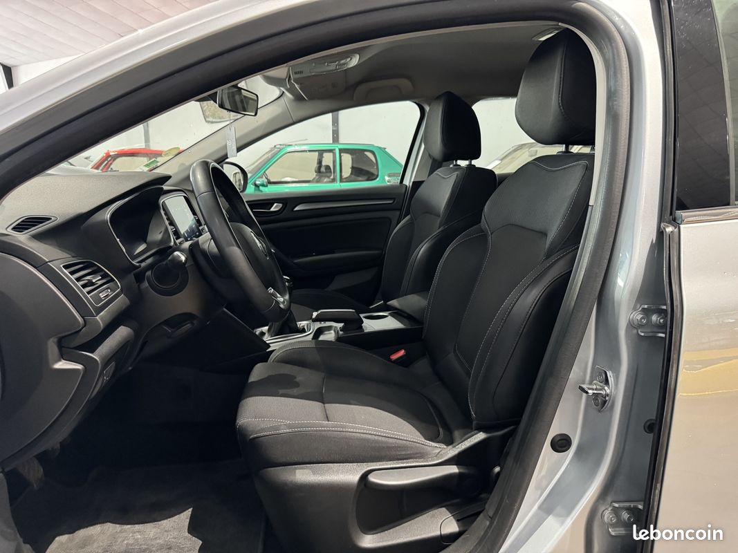 Renault MEGANE IV 1.5 BLUE DCI 115CH BUSINESS PLB AUTO (image 11)