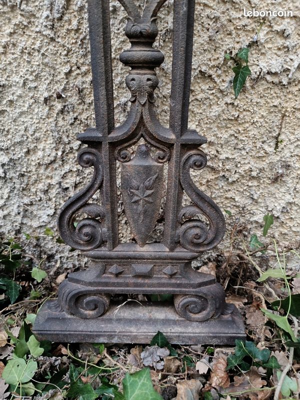 Croix crucifix calvaire religieux catholique fonte ancienne XIXeme siècle
XIXème siècle
catholique fonte ancienne
XIXème siècle (image 8)