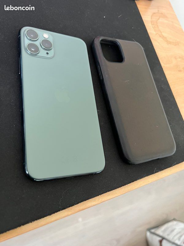 IPhone 11 Pro excellent état (aucune rayure) (image 1)