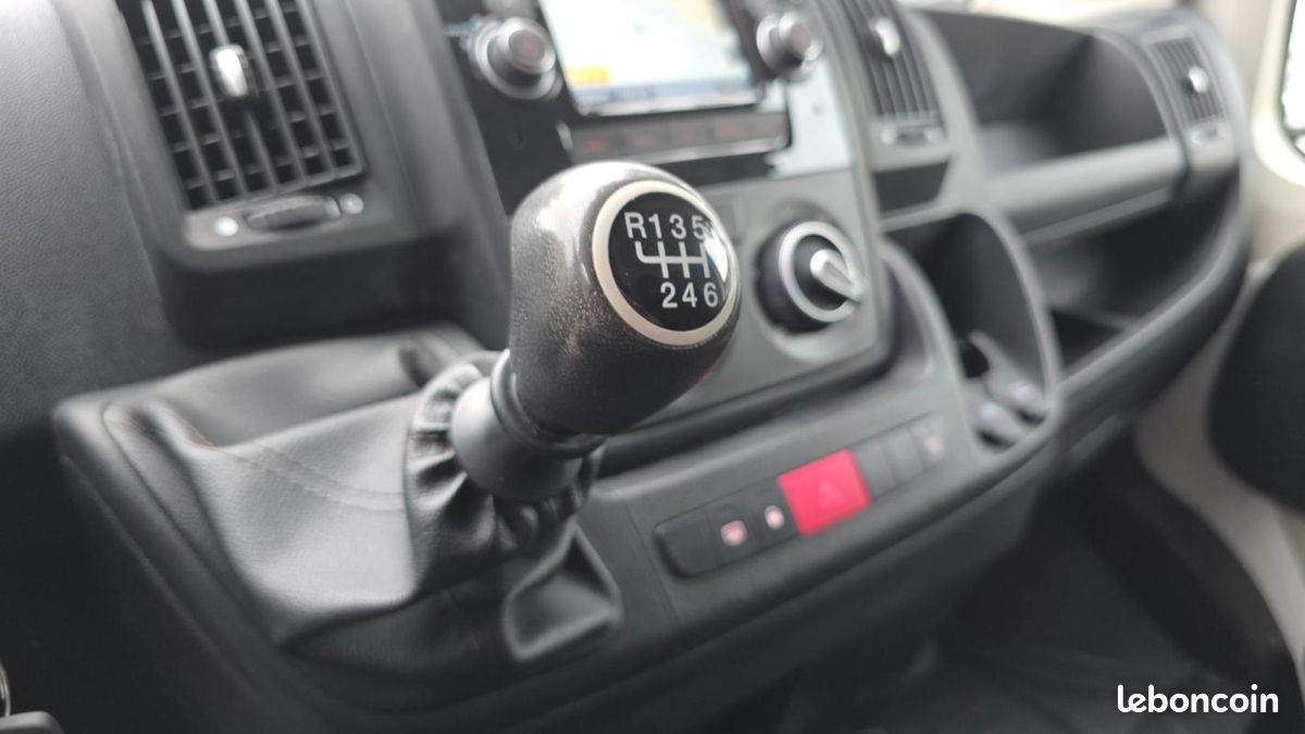 Peugeot Boxer Fourgon Surélevé 333 L2H2 Pack Clim Nav HDi 130 (image 39)