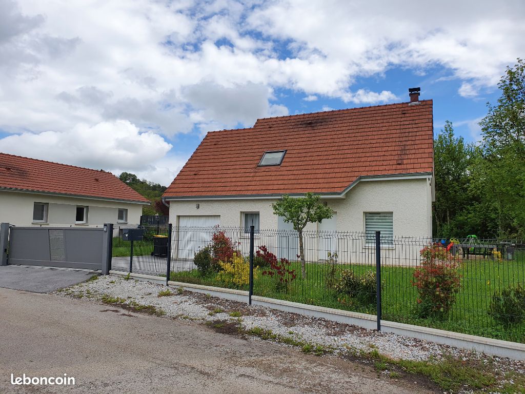 Maison 5 pièces 97 m² · à Montrond-le-Château · 97 m² · 1 180 €/mois