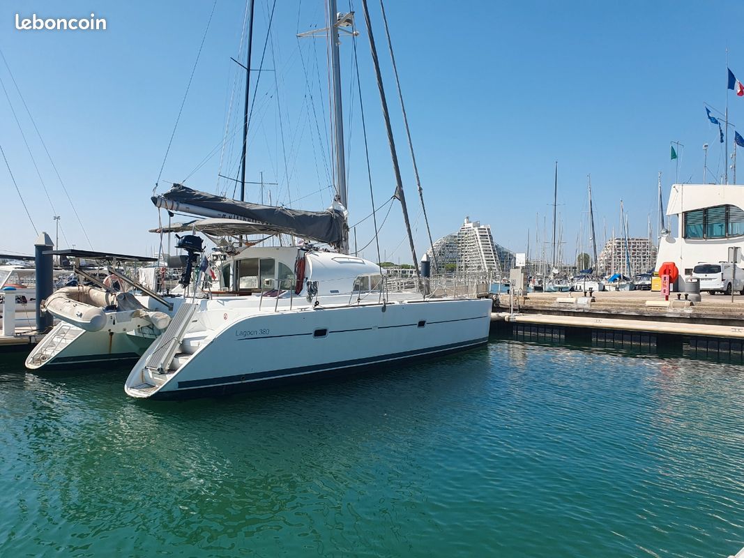 Lagoon 380 — View photo 1