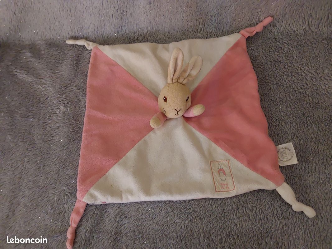 Marks And Spencer M&S Beatrix Potter Peter Rabbit Baby Soft Toy Plush lapin  mouchoir rose m et s doudou peluche plat carre lapin - Jeux & Jouets