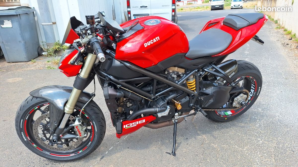 Ducati 1098 streetfighter 2011 (image 3)