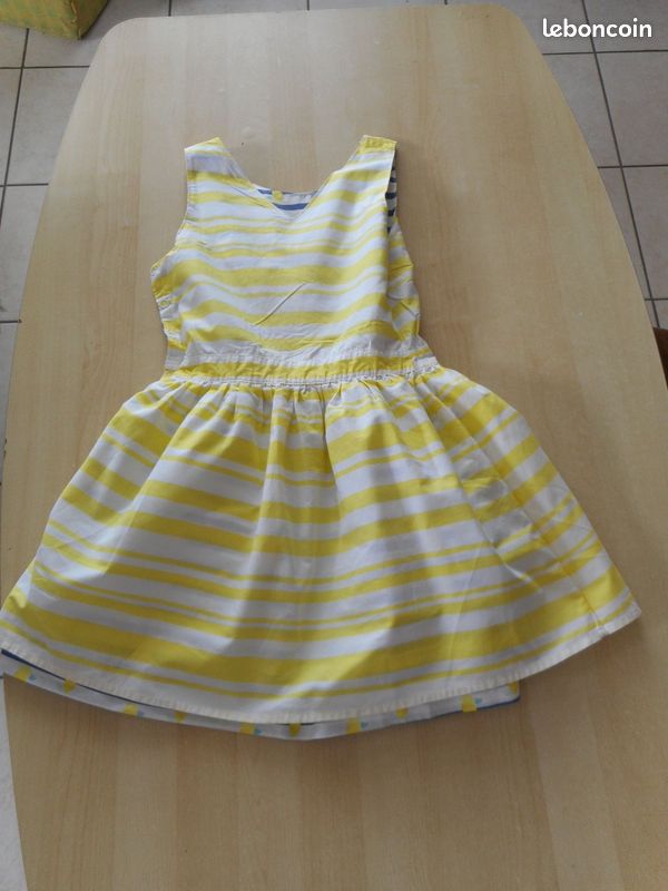 Robe blanche rayée bleue motif citron en Vêtements