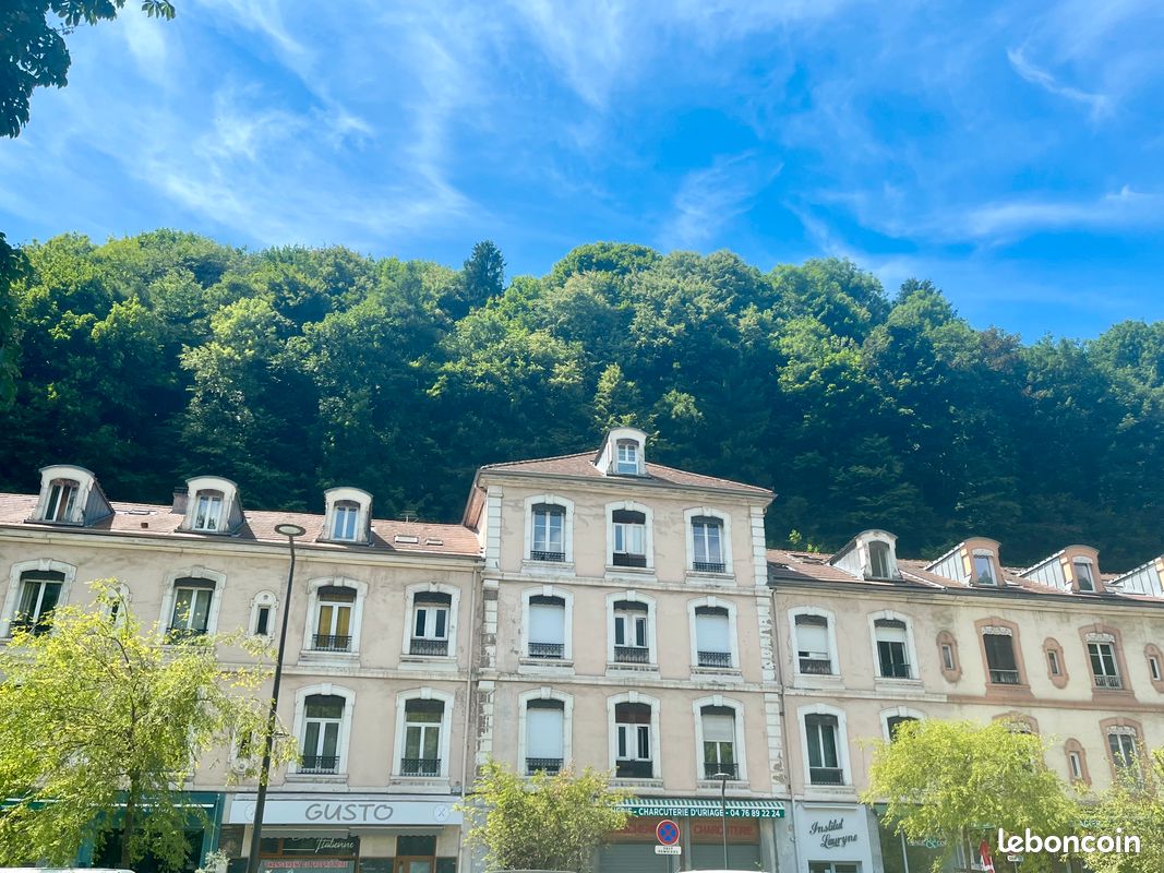 Appartement 1 pièce 27 m² · à Saint-Martin-d'Uriage · 27 m² · 57 000 €