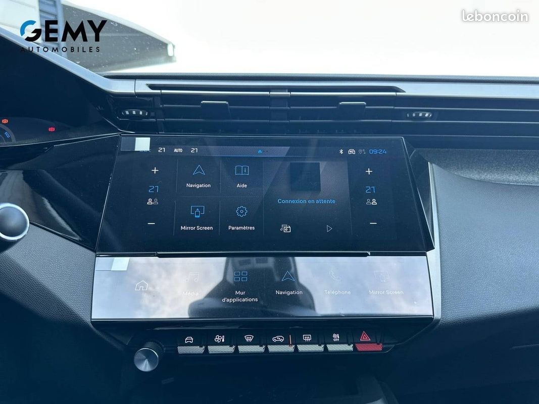 PEUGEOT 308 Plug-in Hybrid 195 ch e-DCS7 Allure (image 17)