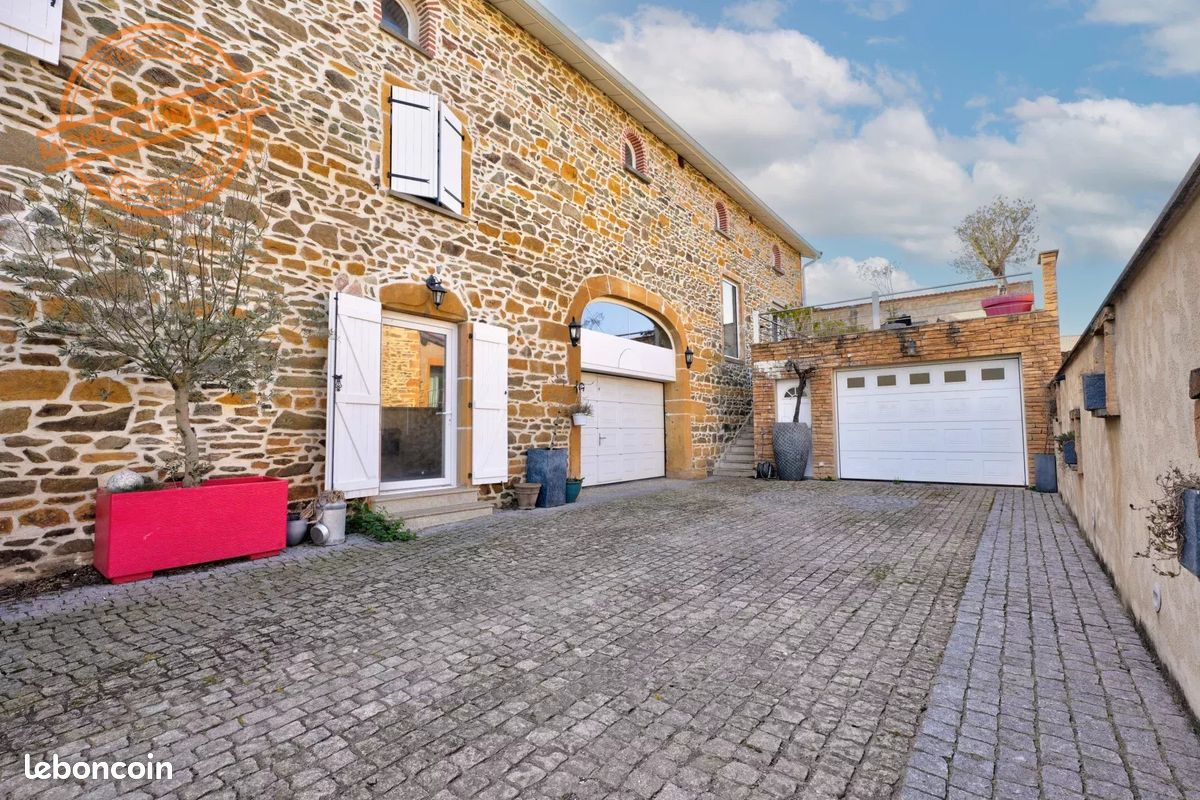 Maison 8 pièces 278 m² · à Fleurieux-sur-l'Arbresle · 278 m² · 670 000 €