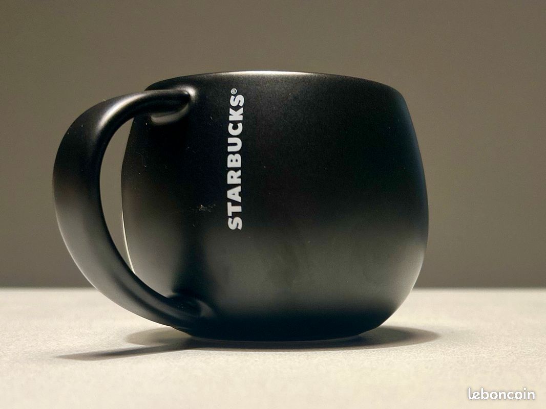 Tasse de Noël édition limitée Starbucks: pingouin noir (image 2)