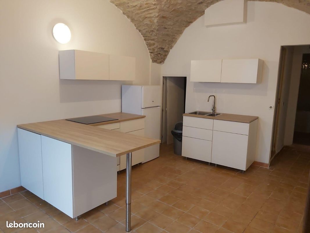 Appartement 2 pièces 57 m² · à Pont-Saint-Esprit · 57 m² · 70 000 €