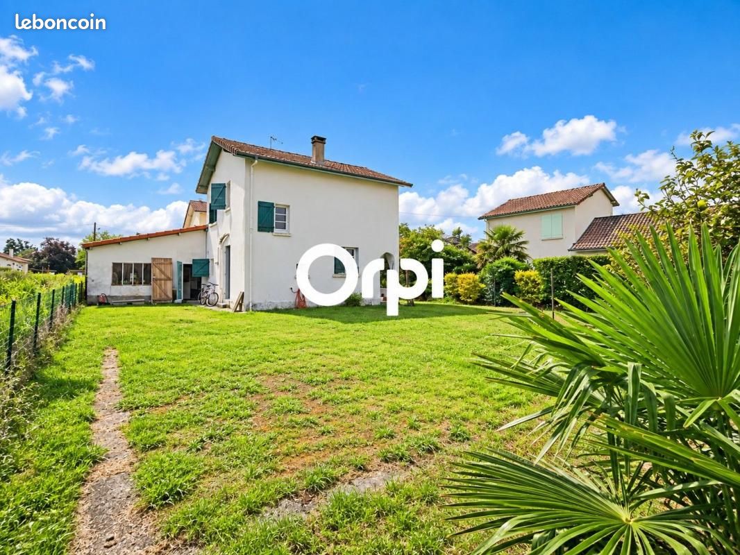 Maison 5 pièces 140 m² · à Oloron-Sainte-Marie · 140 m² · 185 000 €