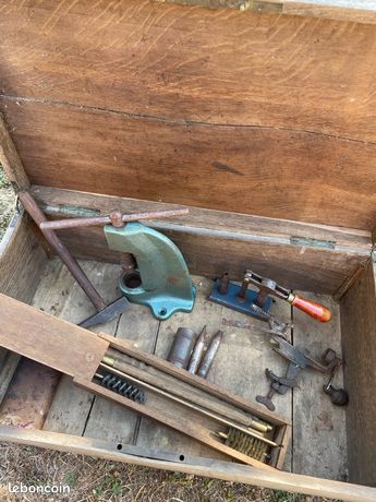 Lot D'anciens Outils Pour Fabrication De Cartouches De Chasse - Occasion - Sans Marque