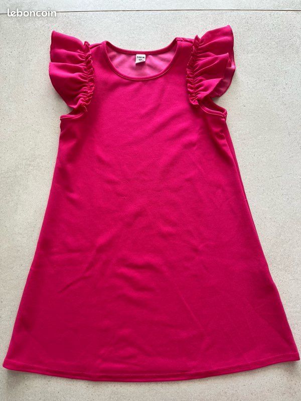 Robe fuchsia 7 ans (image 1)