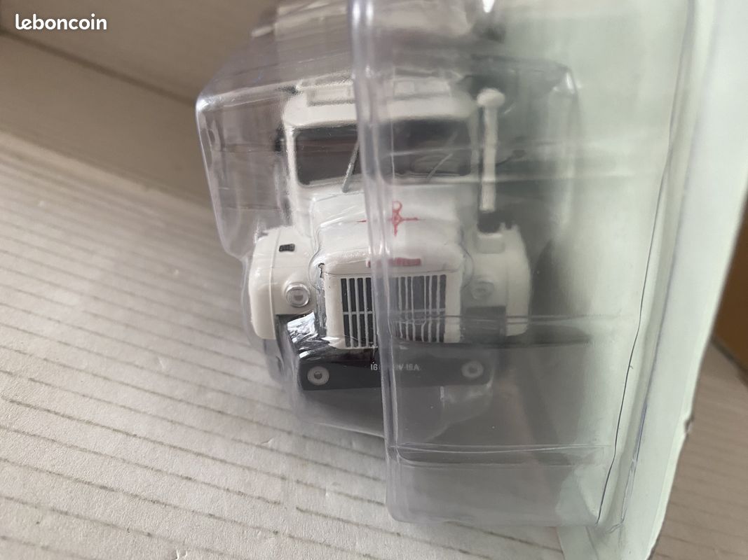 Véhicule Miniature Berliet GBC GAZELLE 8M 6X6 iso-frigo 1/43 ixo (image 3)