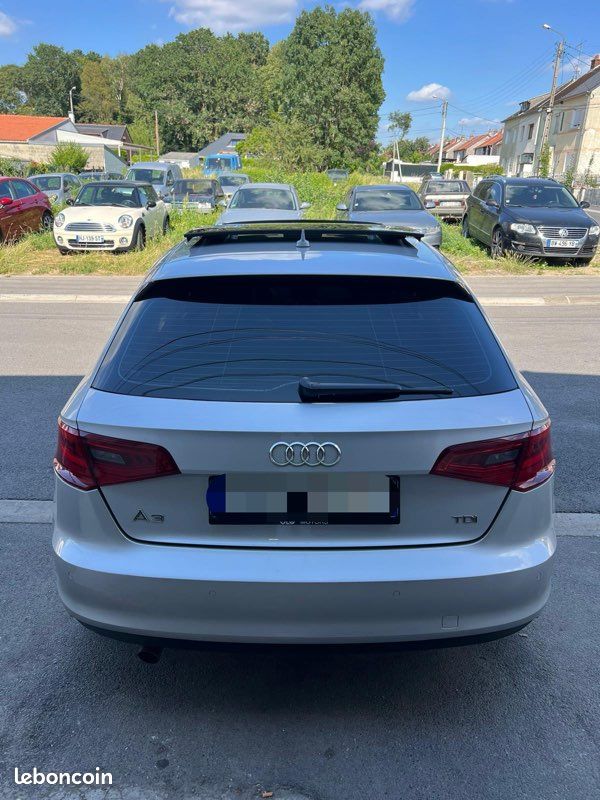 Audi a3 sportback edition attraction / système de navigation gps / toit ouvrant / siège chauffants / régulateur de vitesse / climatisation / limitateur de vitesse / radar de recul / (image 9)