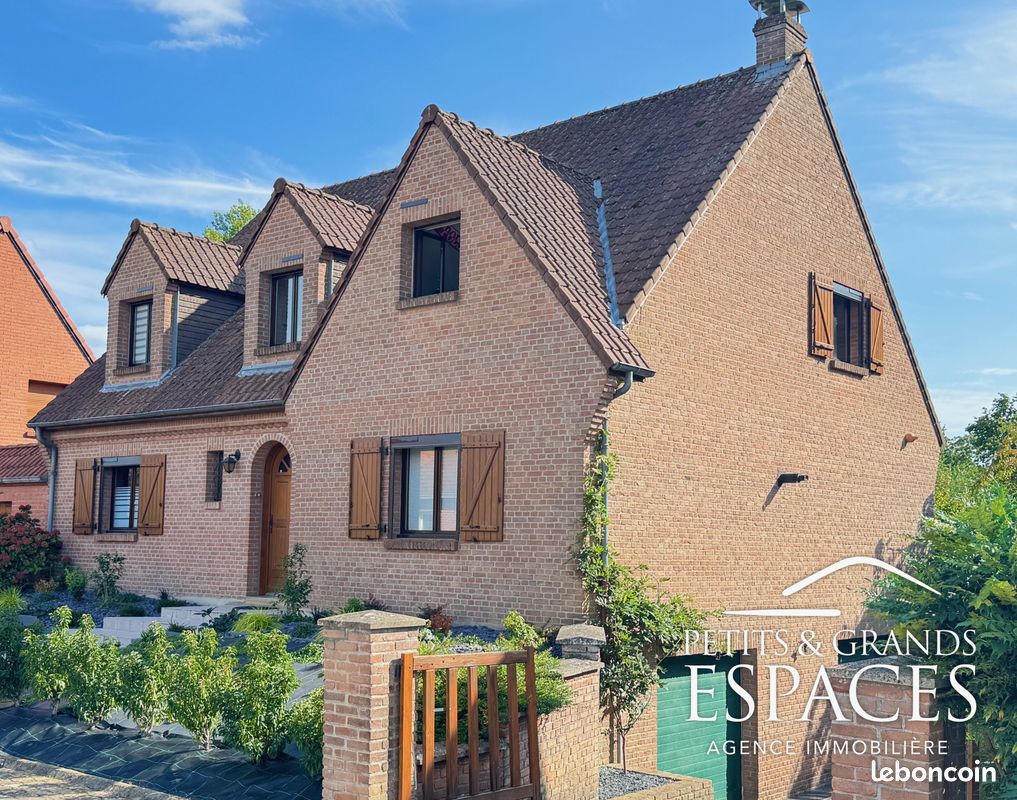Maison 7 pièces 170 m² · à Famars · 170 m² · 376 000 €