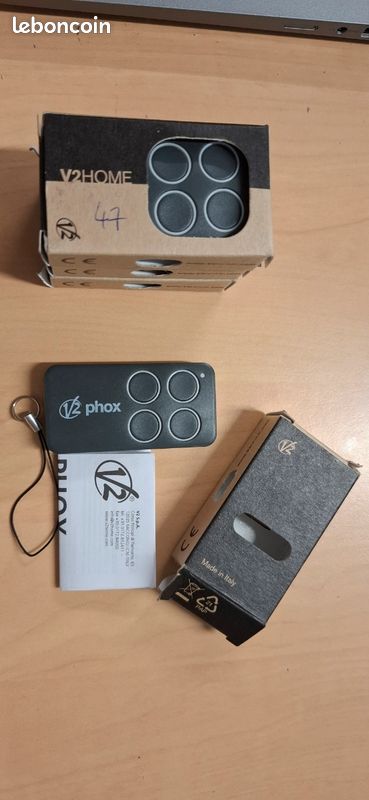 Lot de 4 Telecommandes portail neuves (image 1)