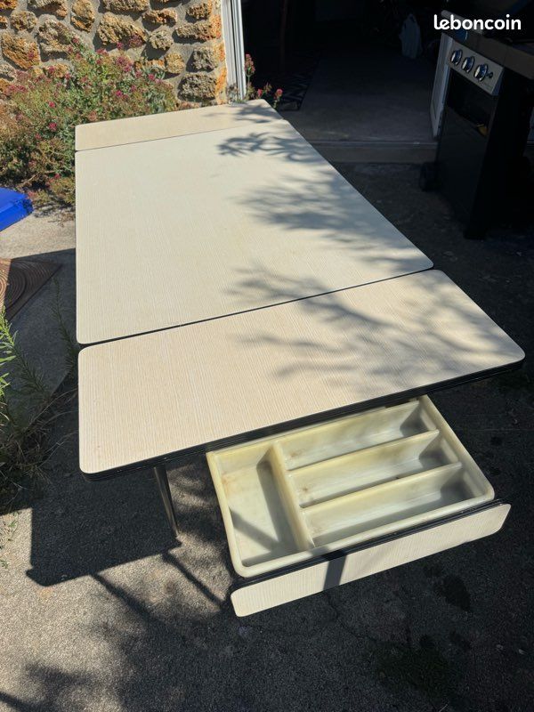 Table Formica (image 2)