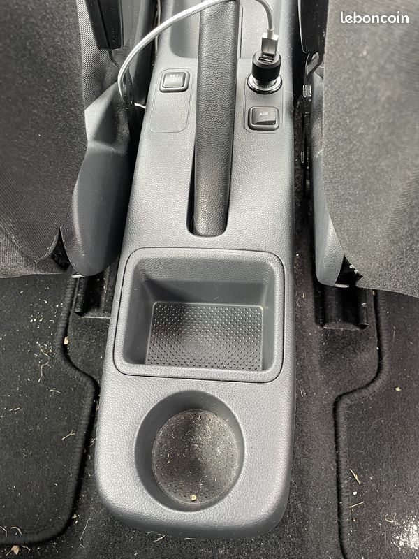 Accoudoir Central Cuir Noir/rouge Pour Skoda Fabia 3 (2014), Neuf D'origine