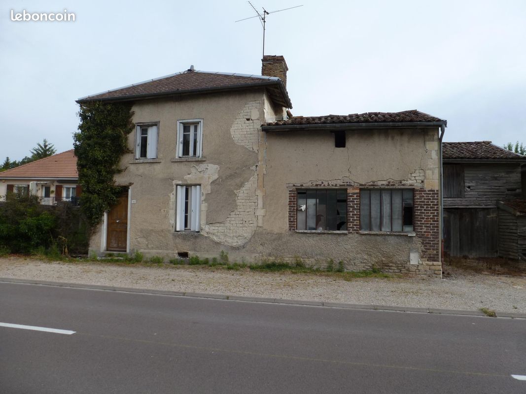 Maison 5 pièces 80 m² · à Rosnay-l'Hôpital · 80 m² · 24 000 €