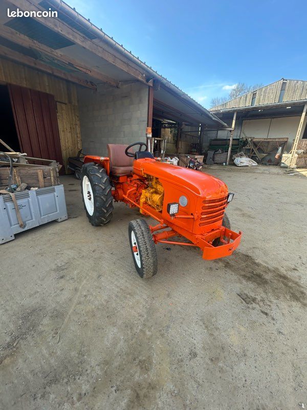 Catalogue de Pièces de Rechange Tracteur RENAULT D30 - Collection