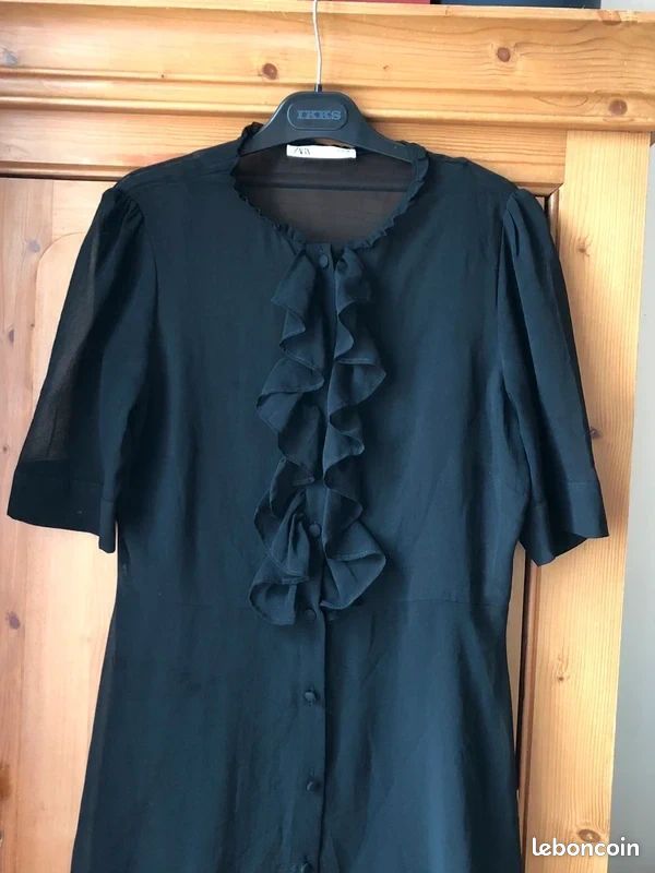 Robe Zara Bleue à Volants – Taille S, Neuve Avec étiquettes, Style élégant Et Féminin