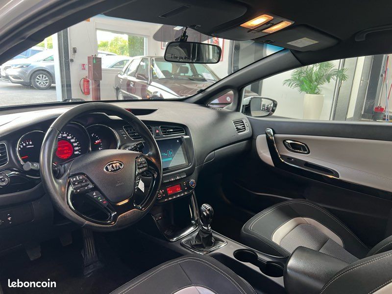 🟢 Kia Ceed Coupe 1.4 GDI 100ch Style "108000km-GPS" (image 6)