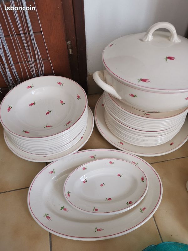 Belle vaisselle ancienne (image 1)