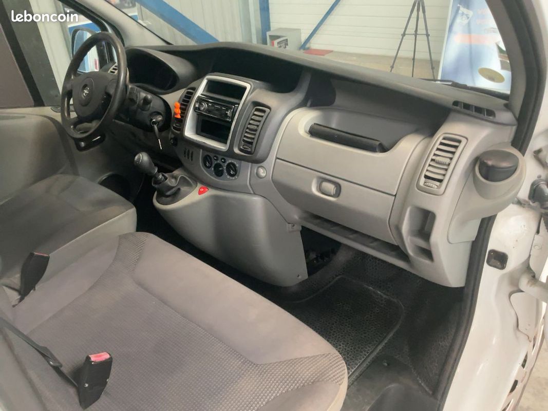 OPEL VIVARO 2L CDTI 90 CV L2 H1 trafic CLIM RÉGULATEUR 7900TTC (image 5)