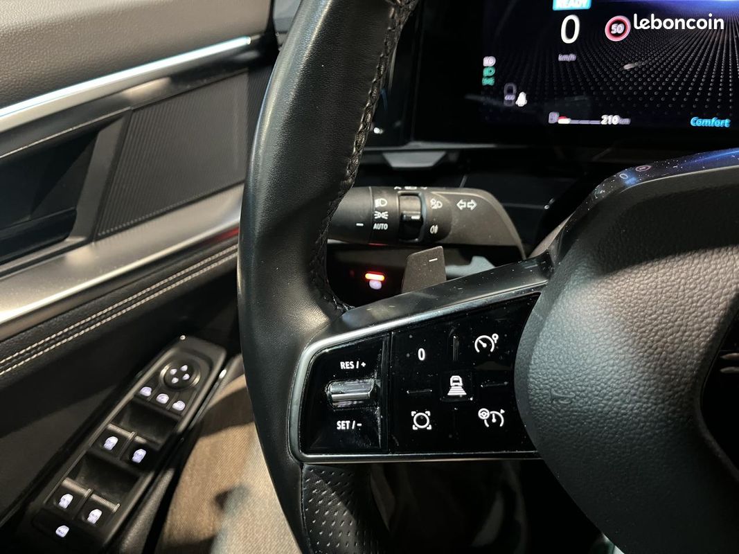 RENAULT AUSTRAL 1.2 E-Tech Hybride - 200CH - CAMÉRA 360° - SIÈGES CHAUFFANTS - BAVETTES (image 16)
