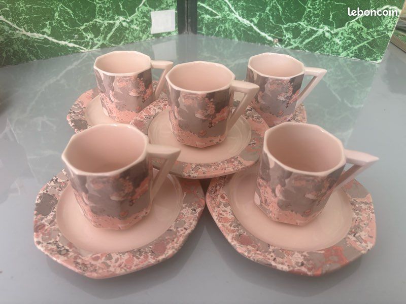 9 tasses et soucoupes octogonales Longchamp (image 2)