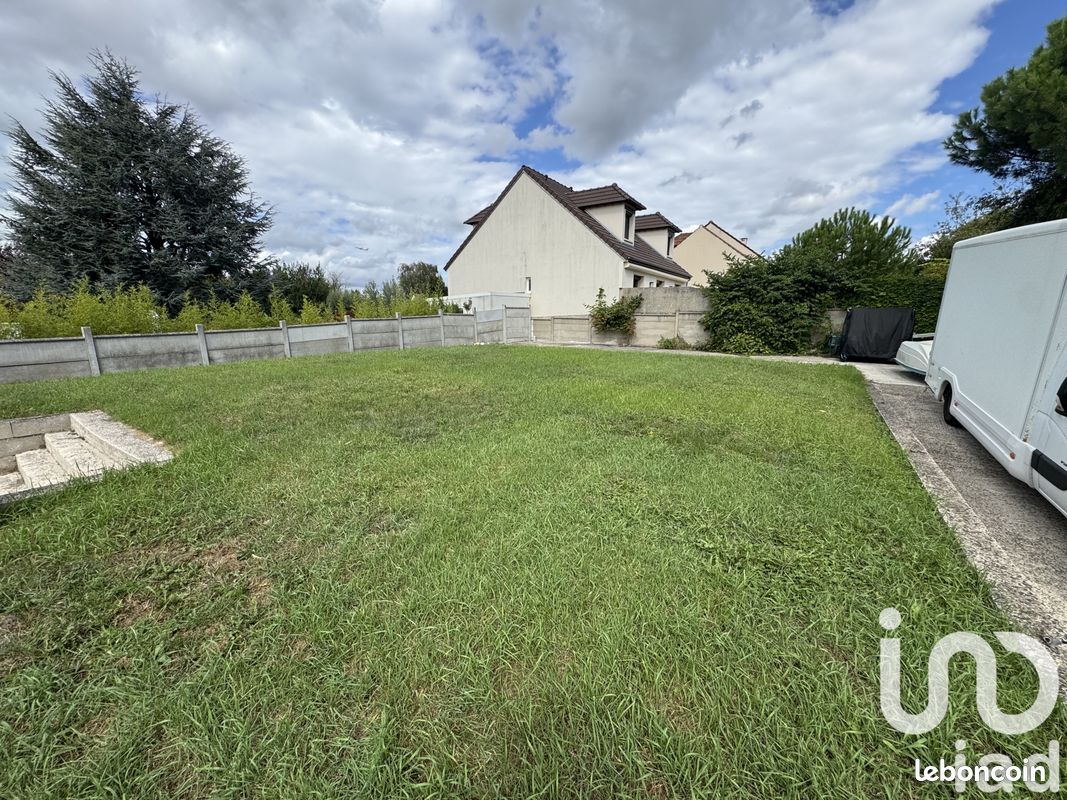 Terrain 470 m² · à Morangis · 470 m² · 180 000 €