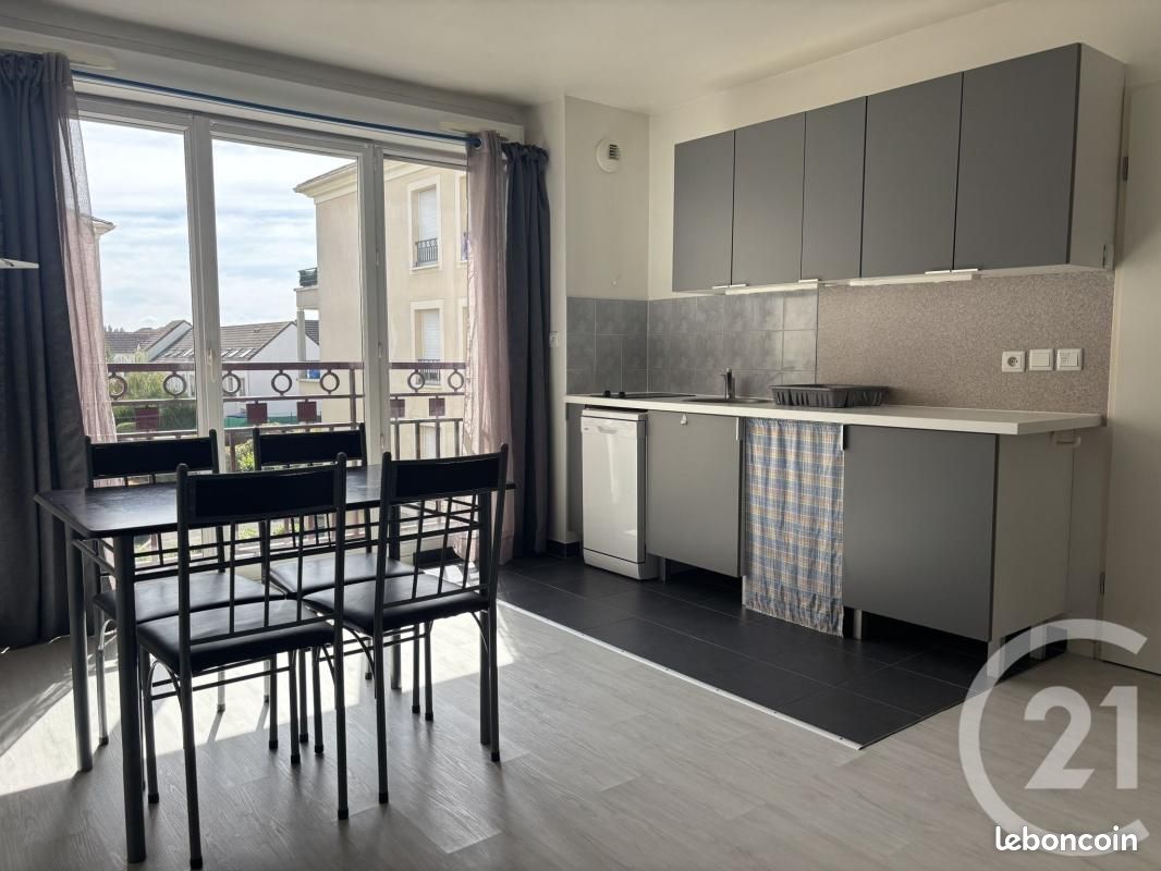 Appartement 28 pièces 28 m² · à Pontault-Combault · 28 m² · 750 €/mois