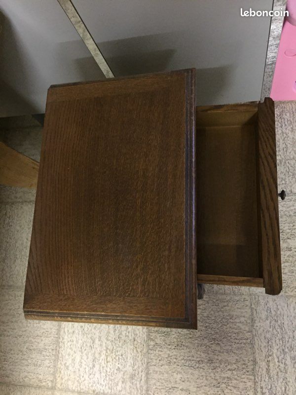Table de nuit en bois (image 2)